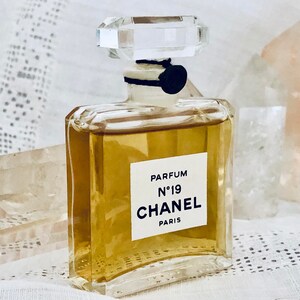 Chanel, No. 19, 15 ml. or 0.5 oz. Flacon, Parfum Extrait, 1970, Paris, France .. image 4