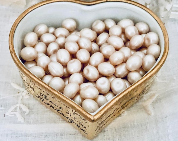 Caron, Lady Caron, Coeur de Caron, 'Heart of Caron', Perles de Bain, 'Bath Pearls', Limoges Collectible Box, 1997, Paris, France ..