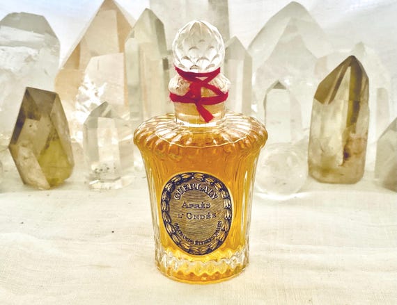 Guerlain, Après L'Ondée, Apres L'Ondee, 'After the Rain', 30 ml. of 1 oz. Flacon, Louis XV Flacon, Parfum Extrait, 1906, 1982, Paris, France