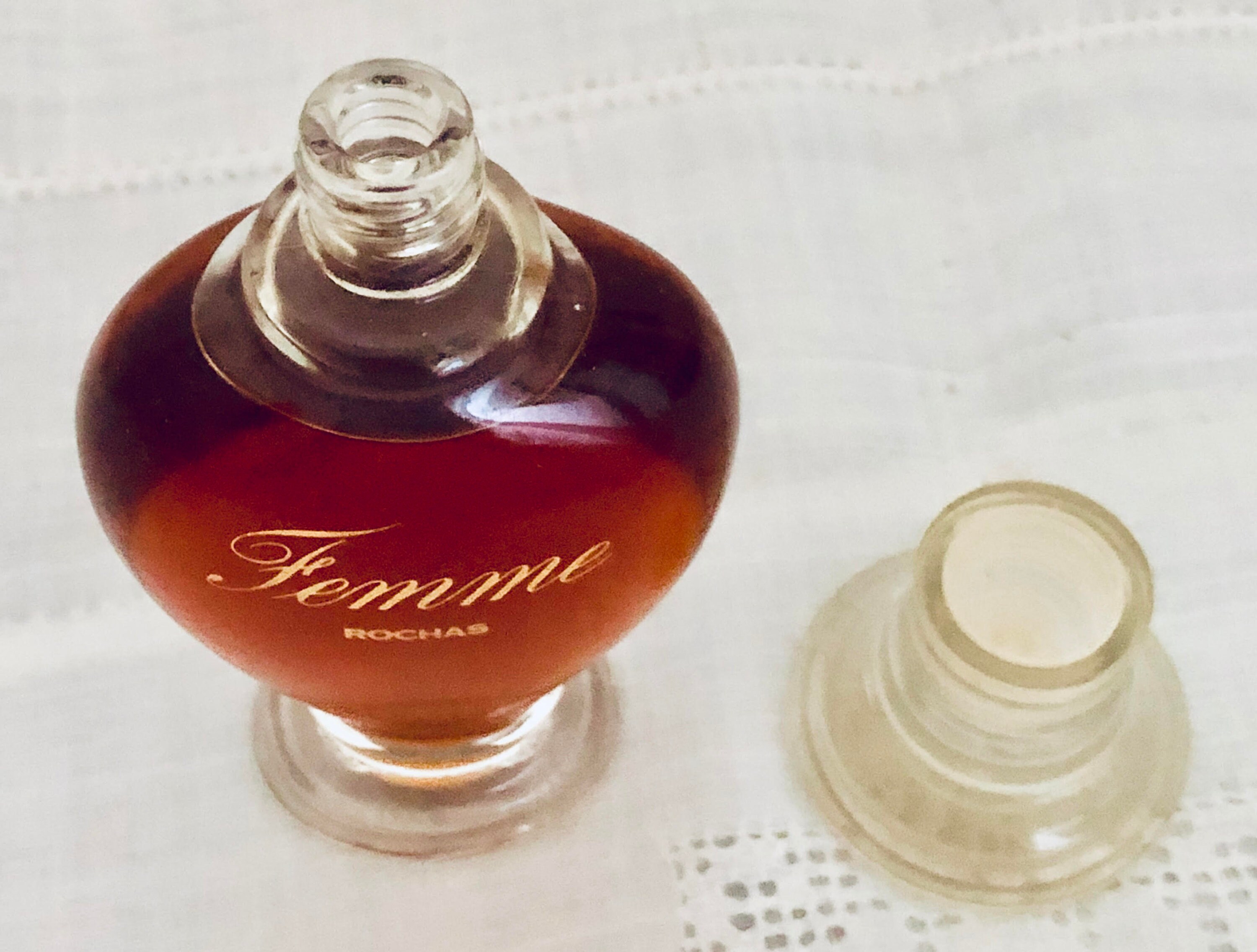 MARCELO ROCHAS FEMME 香水 Femme - Rochas Official Website