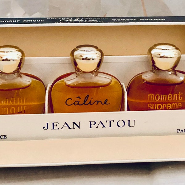 Jean Patou, Coffret, Câline, Amour Amour, Moment Supreme, 3 x 7.5 ml. or 0.25 oz. Flacons, Parfum Extrait, 1970, Paris, France ..