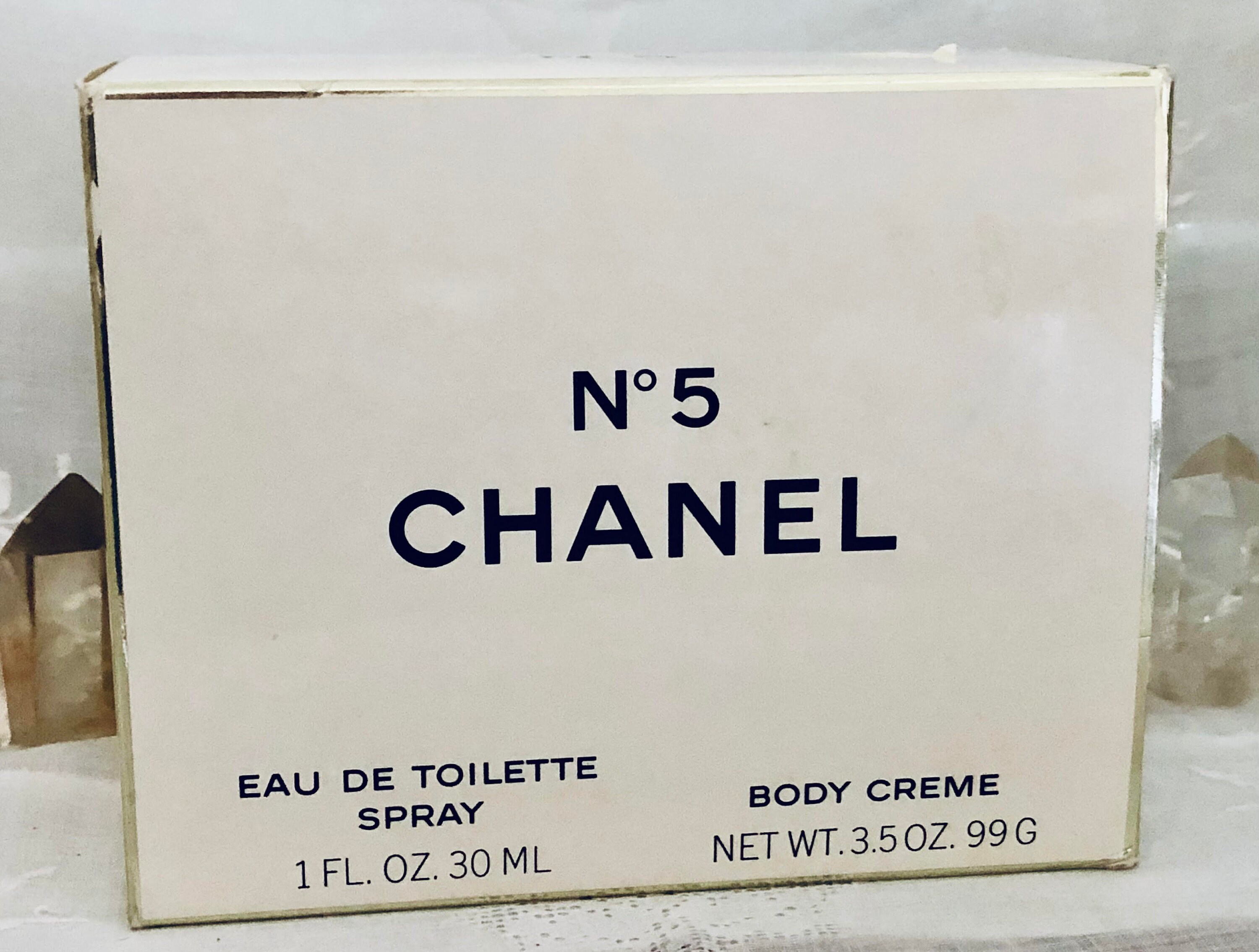 Chanel No. 5 Coffret Set 30 Ml. or 1 Oz. Flacon Eau De 