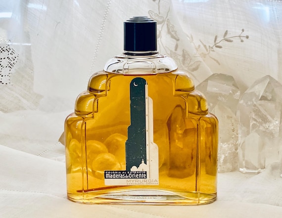 Myrurgia, Maderas de Oriente, 'Oriental Woods', Mysore Sandalwood, 240ml. of 8 oz. Flacon, Colonia, Eau de Cologne, 1935, 1960, Barcelona,