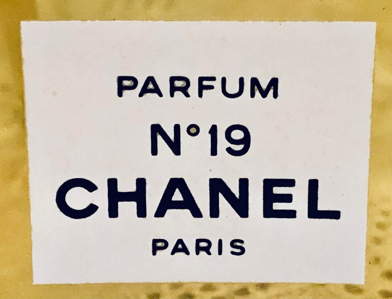 Chanel, No. 19, 15 ml. or 0.5 oz. Flacon, Parfum Extrait, 1970, Paris, France .. image 9