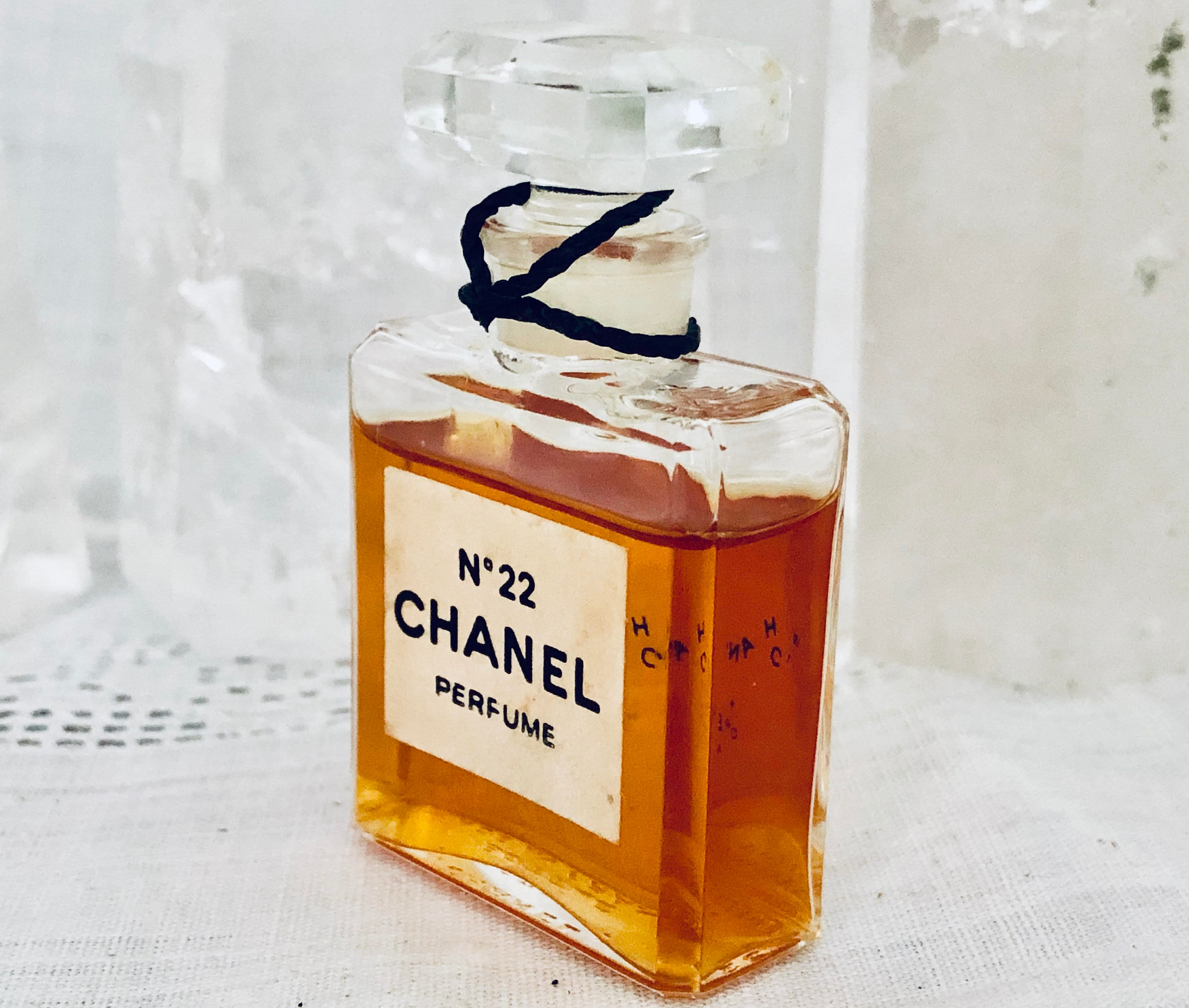 N°22 LES EXCLUSIFS DE CHANEL – Eau de Parfum (EDP) - 6.8 FL
