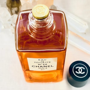 Chanel, No. 22, 240 ml. or 85 oz. Flacon, Eau de Toilette, 1923, 1940, Paris, France .. bild 16