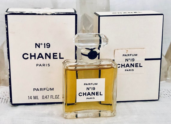 Chanel No. 19 15 Ml. or 0.5 Oz. Flacon Parfum Extrait 