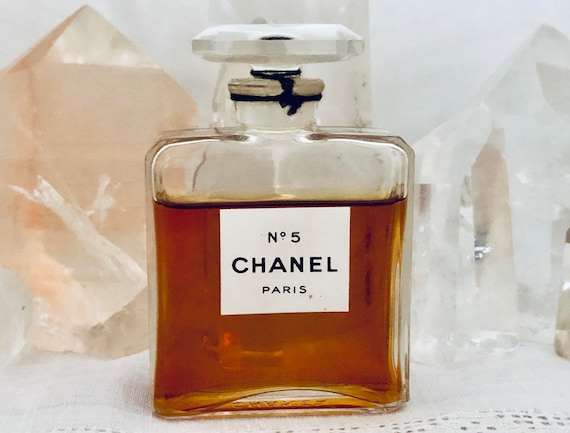 chanel label tag