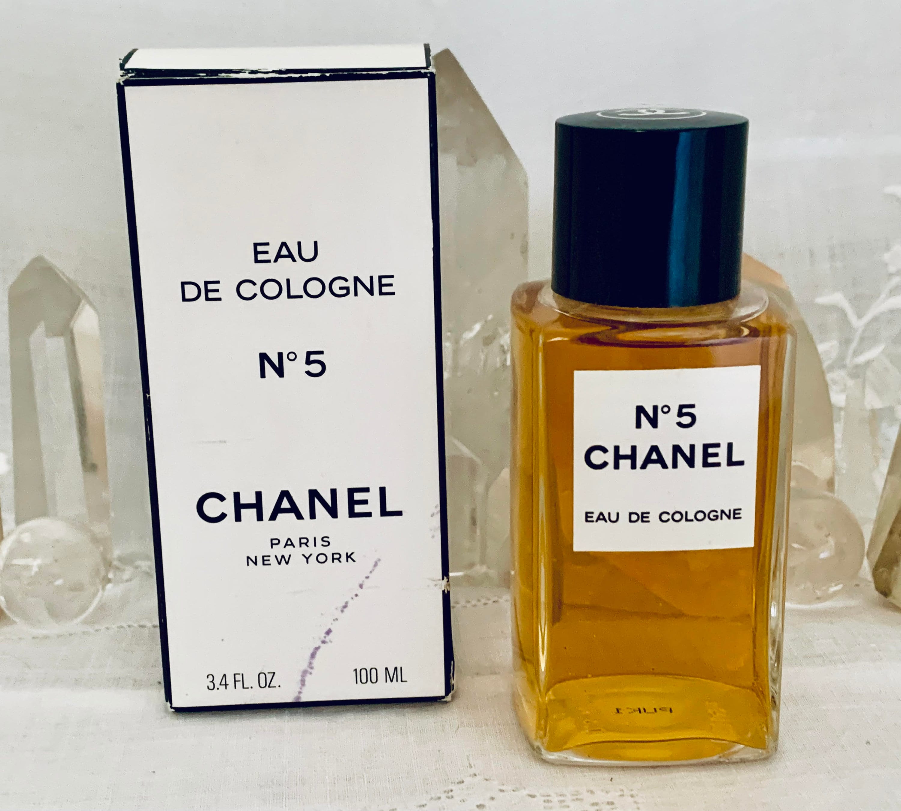 CHANEL Eau de Cologne No.5 ヴィンテージ広告1960年 Chanel No. 5 Perfume Cologne Bottle Ad Vintage 1957 Magazine