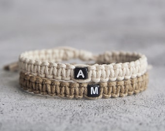 Gepersonaliseerde initial geweven armbandenset: gevlochten vriendschapspaararmbanden