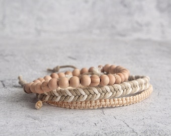 Set boho-kralenarmbanden: handgemaakte gevlochten surferarmbanden