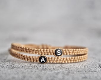 Initiaalarmbanden voor stellen: bijpassende gepersonaliseerde vriendschapsarmbandenset