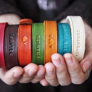 Pulsera personalizada, Pulsera de cuero con letra, Pulsera para parejas, Regalos de aniversario, Regalo de cumpleaños para él, Regalo para su mejor amiga