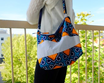 Messenger bag in white cotton canvas and African wax fabric, unique, high-end piece, designer bag, boho, artistic, city, travel