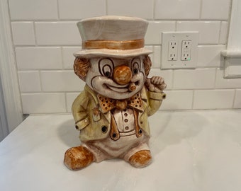 Comic Hitchhiker Clown Cookie Jar Made By Treasure Craft 12" x 7.5"