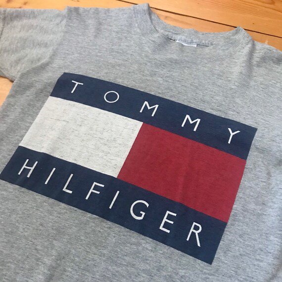 Vintage Tommy Hilfiger Tee / Fitted Crop Cut / 19… - image 2