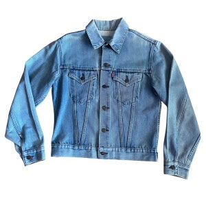 Vintage Levis Denim Jacket / 1990s Trucker Style / Size S-M
