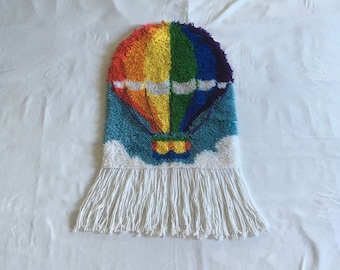 vintage 80s hand made rainbow hot air balloon w/fringe latch hook shag rug carpet wall hanging art