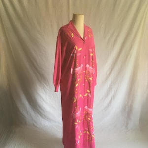 vintage 70er Jahre handmade folk art Kleid rosa Baumwolle Hemdkleid Kaftan Hippie Boho Blumenstickerei 1970er Jahre