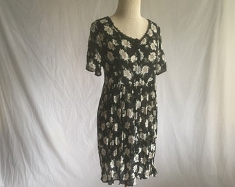 vintage 90s floral polyester baby doll crinkle dress mini button up scoop neck grunge style 1990s street fashion spoiled girls label