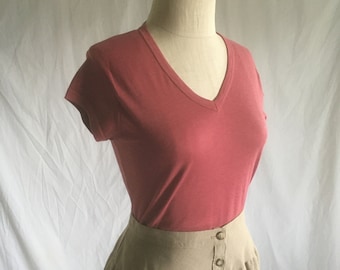 vintage 70s womens v neck cap sleeve t shirt baby tee dark pink