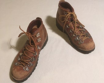 Vintage 70s Danner Mountain Light Cascade Hiking Boots Vintage 70s Danner Mountain Light Cascade Hiking Boots