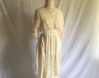 vintage antique dress montgomery ward co white silk lawn dress tea dress victorian edwardian early 1900s silk lace cotton gibson girl