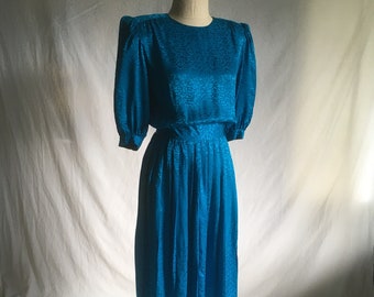 vintage 80s argenti blue silk shoulder pad button back jacquard blouse dress accordian wide waist band pleat skirt 1980s womens fashion