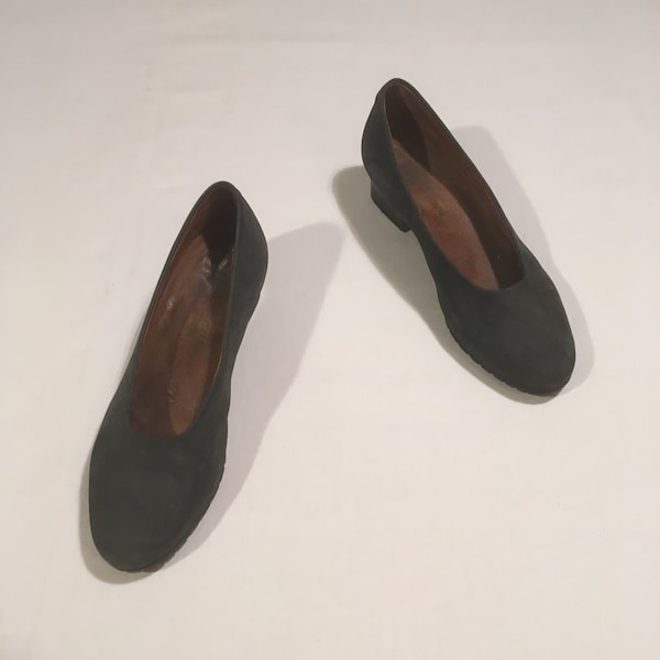 vintage NAOT 8305 dark blue leather comfort 1 1/2" block heel pumps casual dress shoes womens 41 / US 10