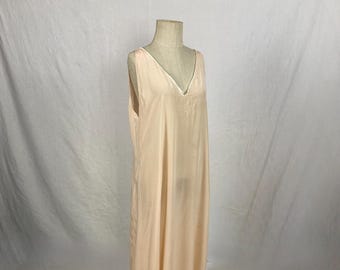 vintage 30s pink slip night gown silk feel lace trim v neck ghostly night dress  1930s art deco lingerie