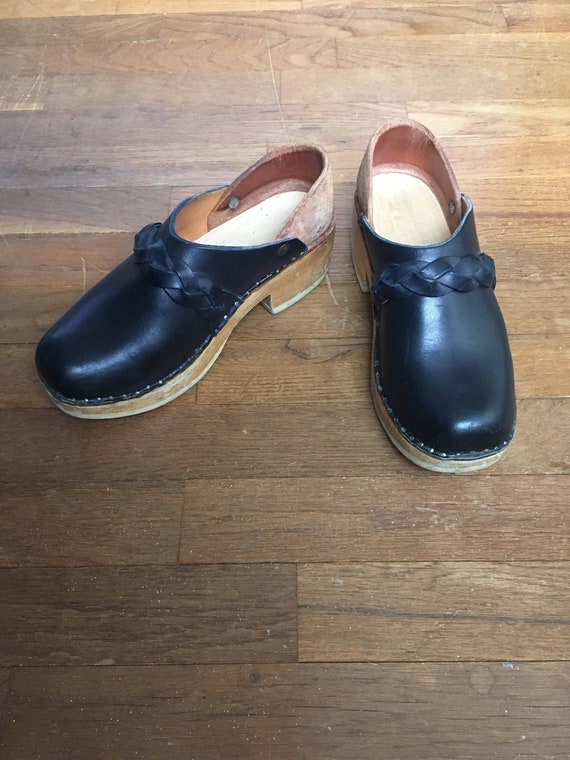 multnomah leather clogs