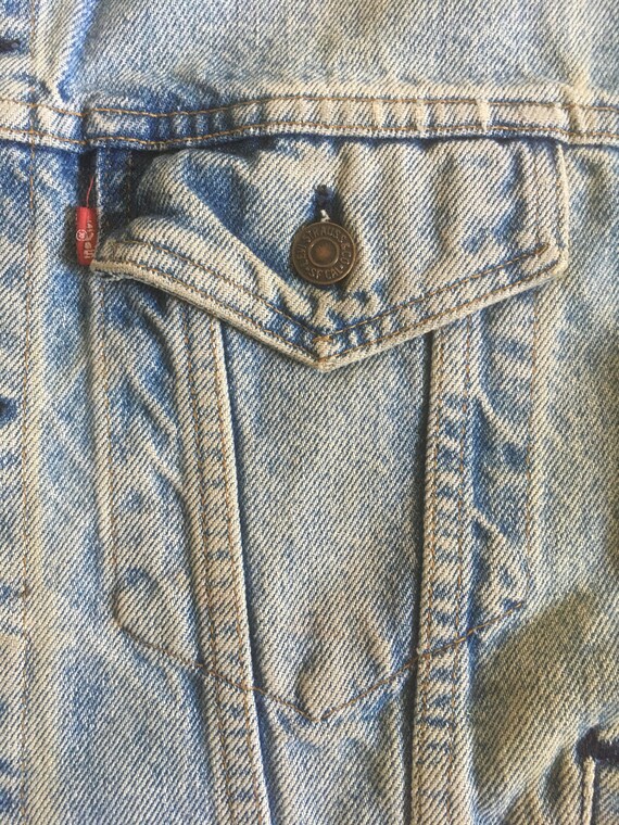 vintage 80s levis cut off jean jacket trucker ves… - image 7