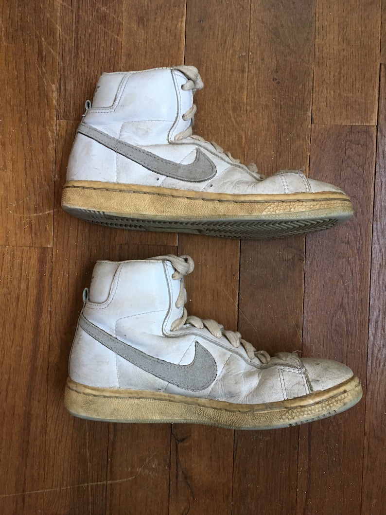where to buy retro nike shoes