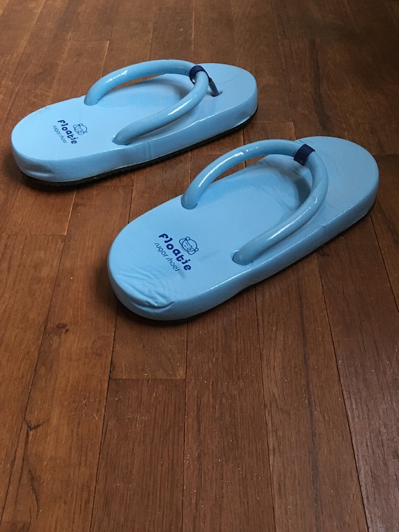 squishy flip flops 90s