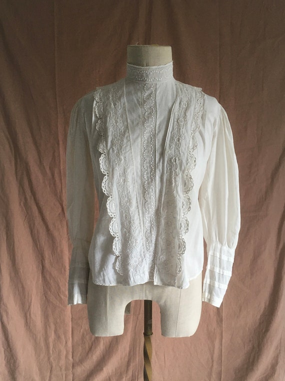 vintage early 1900s antique embroidered eyelet mu… - image 1