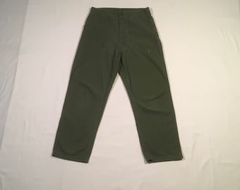 vintage 60s og 107 type 1 class 1 button fly mens military green cotton field trousers 35 x 30 1960s vietnam era army fatigues