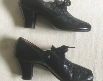 Vintage 40s Womens Dickerson Jacomes Lace up Perforated
