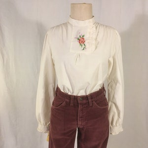vintage 70s you babes cotton smock shoulder emboidered floral ruffle henley button up long sleeve pullover shirt prairie