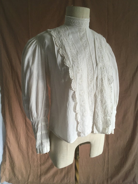 vintage early 1900s antique embroidered eyelet mutton chop sleeve tie back waist high neck blouse victorian edwardian breast feeding blouse