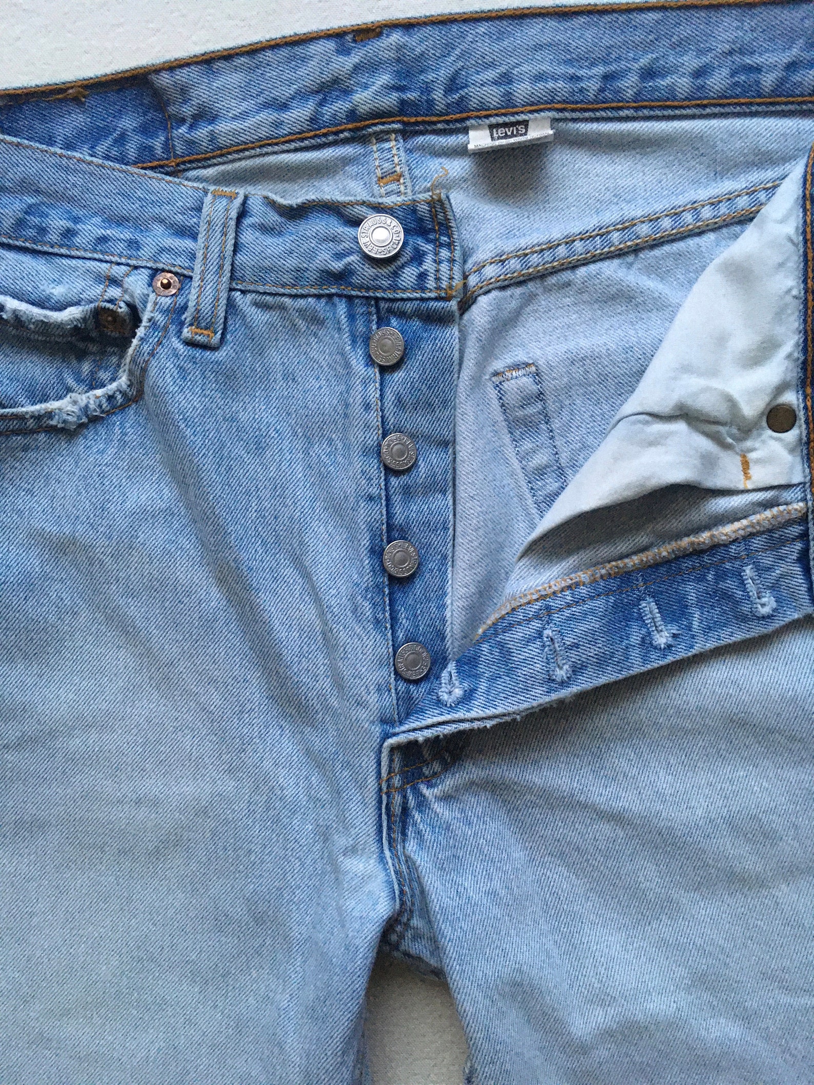 levis raw