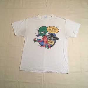 vintage 90s alien et ufo pa lante que atras no hay na el yunque beer cigar blunt party spanish latinx streetwear t shirt