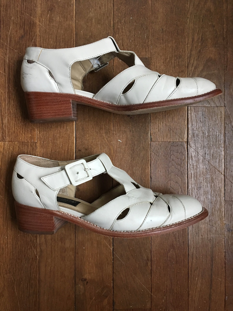 vintage 90s kenneth cole new york 76789 white sand leather cut out t strap side buckle shoes womens size 8 12 M