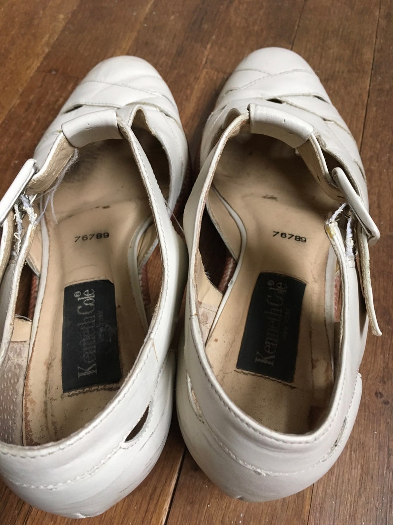vintage 90s kenneth cole new york 76789 white sand leather cut out t strap side buckle shoes womens size 8 12 M