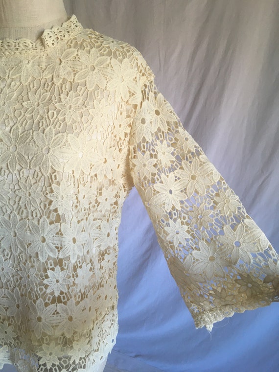 vintage 60s natural white lace floral bell sleeve… - image 3