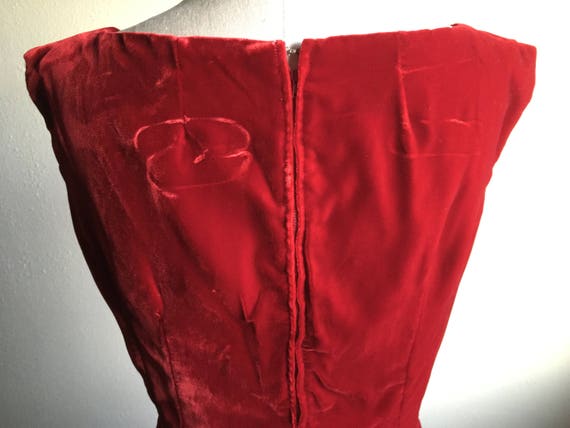 vintage 60s red velvet zip up back boat neck slee… - image 7