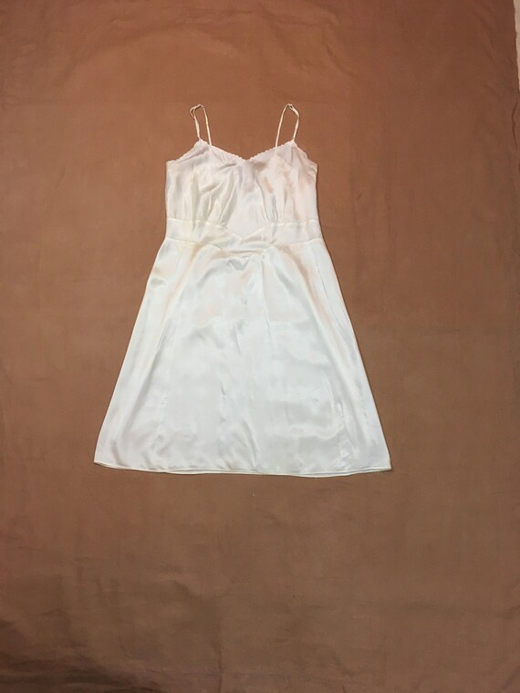 vintage 40s Laros dimensional slip scalloped white