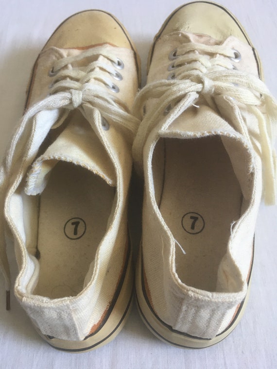 vintage 70s natural white canvas low top lace up … - image 9