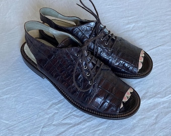 Sandalias Oxford vintage de los años 80, fabricadas en Italia, talla 38, de piel marrón, Bassotto Brass, color ciruela, puntera abierta, tira trasera, con cordones y estampado de cocodrilo.