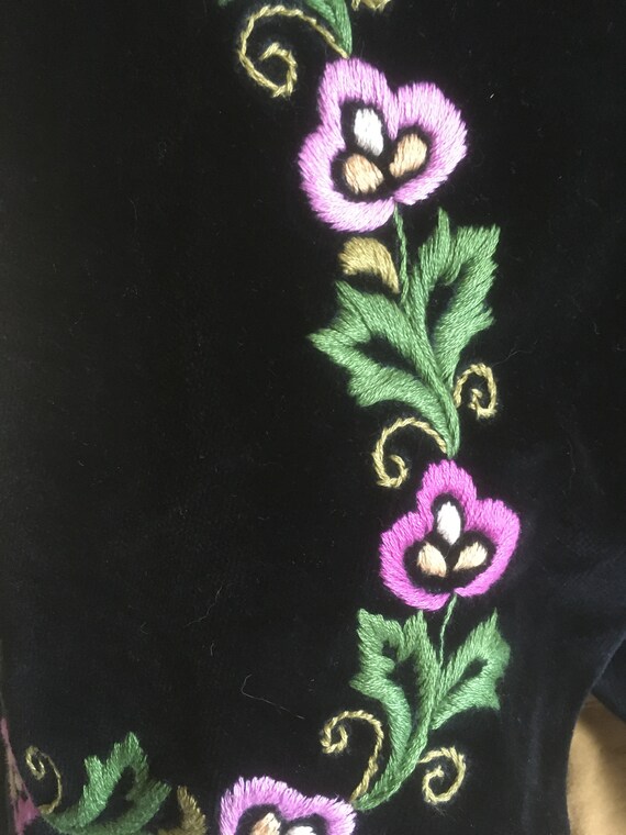 vintage hungarian black velvet embroidered folk v… - image 4