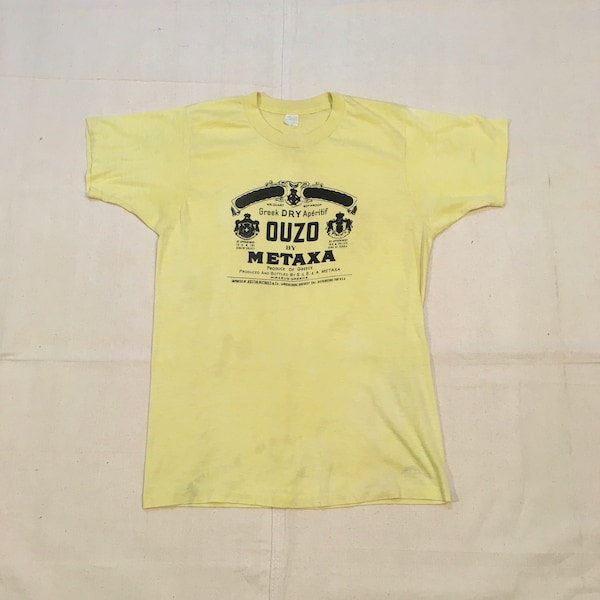 vintage 80s apéritif grec Ouzo by Metaxa Grèce liqueur portée fine t-shirt jaune